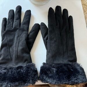 Black Fur-Trimmed Gloves